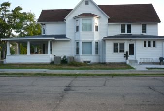 College Avenue House – 4 Bedroom / 2 Bath – Across from Old Main!