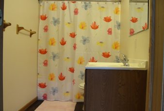 McCulloch Street Duplex – 5 Bedroom / 2 Bath