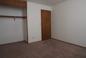 1 Bedroom Apartment – 1 Block from Campus! Available for 2024/2025 School Year