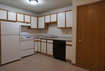 Pet Friendly 2 Bedroom with Garage Available for 2024/2025 School Year!