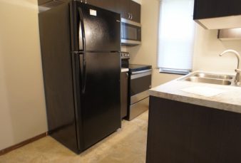 2 Bedroom Apartment – 1 Block from Campus! Available for the 2024/2025 School Year!