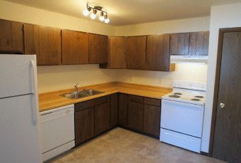 2 Bedroom Cat Friendly Apartment – Available for 2024/2025 School Year!