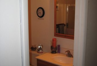 5 Bedroom / 2 Bath Tounhouse – 1 block from campus