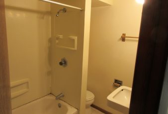College Center Apartments – Great Location!