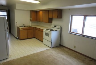 College Center Apartments – Great Location!
