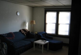 Great Duplex – 3 Bedroom / 1.5 Bath – 1 block to campus