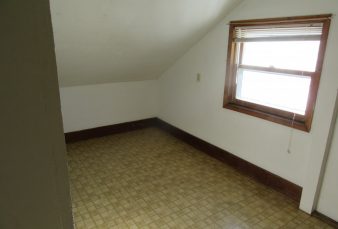 Very Nice Duplex with Heat Included only 1 block from campus!