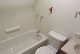 Fifth Avenue Duplex – 2 Bedroom / 1.5 Bath
