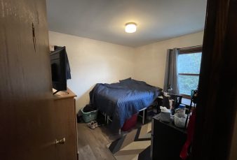-Behind Partners Pub!  5 or 6 Students – 5 Bedrooms – Available June 1, 2024
