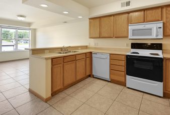 Luxury 2 Bedroom Apartment – Close to Campus – Available for 2024/2025 School Year! All Utilities Included!