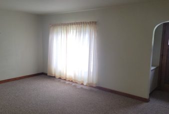 Available 26/27 School year Portage Street House – 5 Bedroom / 2.5 Bath